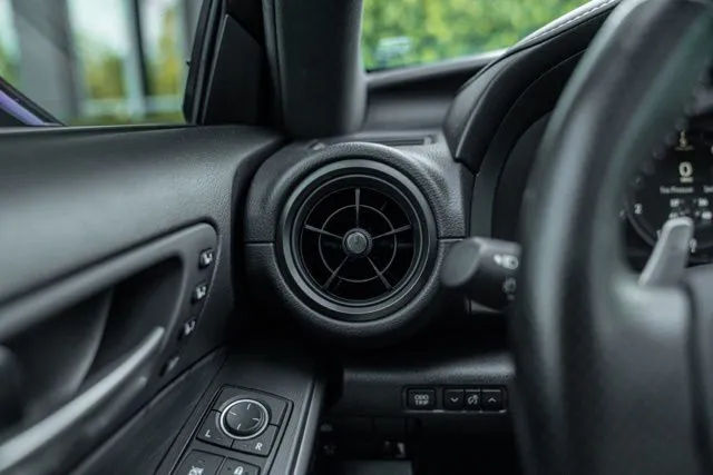 Lexus IS photo 36