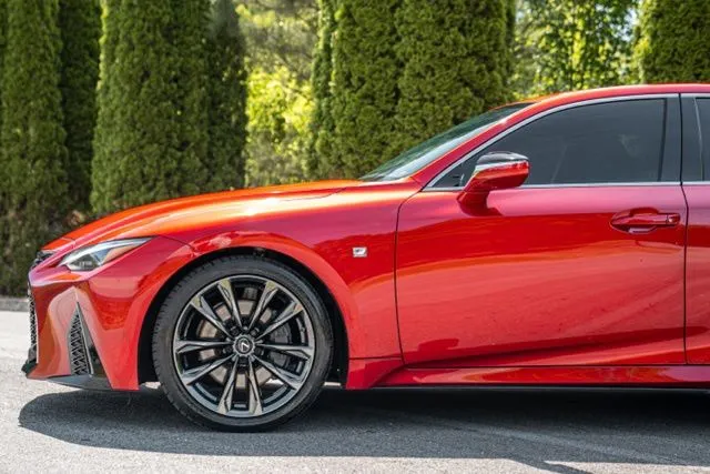 Lexus IS photo 10