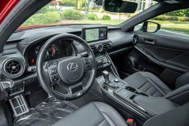 Lexus IS photo 22