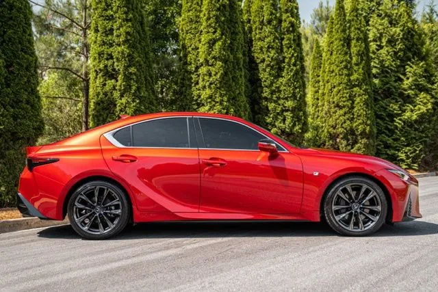 Lexus IS photo 12