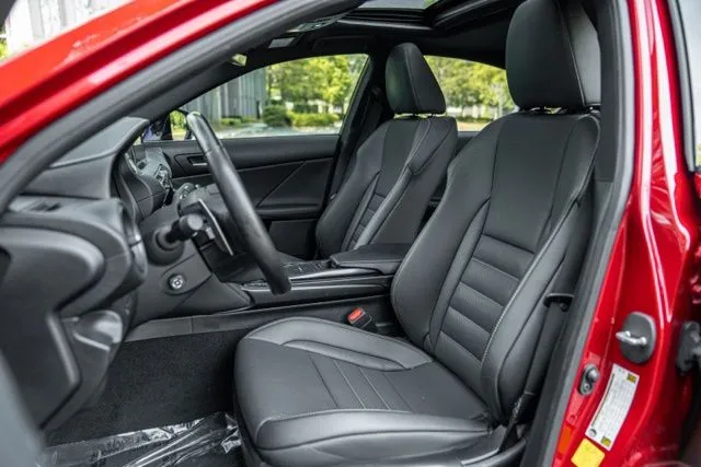 Lexus IS photo 41