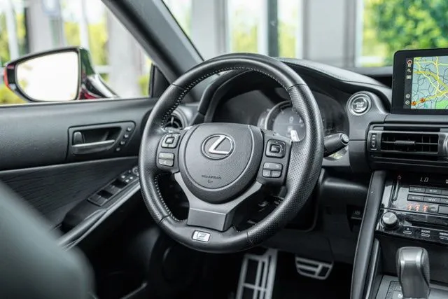 Lexus IS photo 26