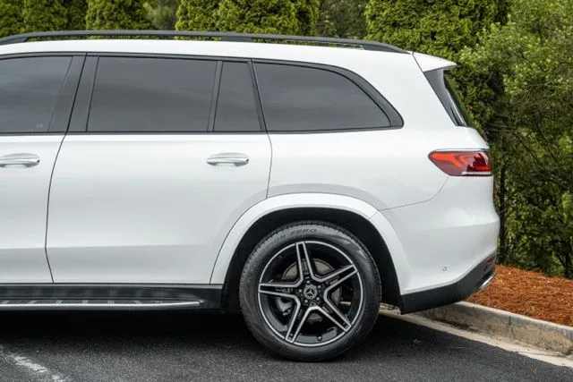 Mercedes-Benz GLS photo 11