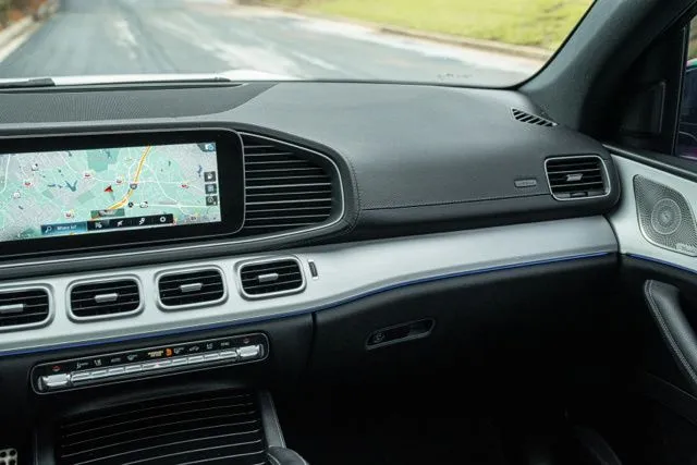 Mercedes-Benz GLS photo 29