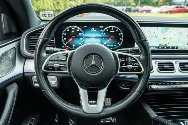 Mercedes-Benz GLS photo 30