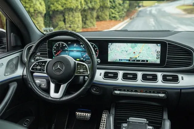 Mercedes-Benz GLS photo 28