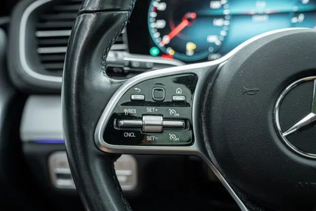 Mercedes-Benz GLS photo 31