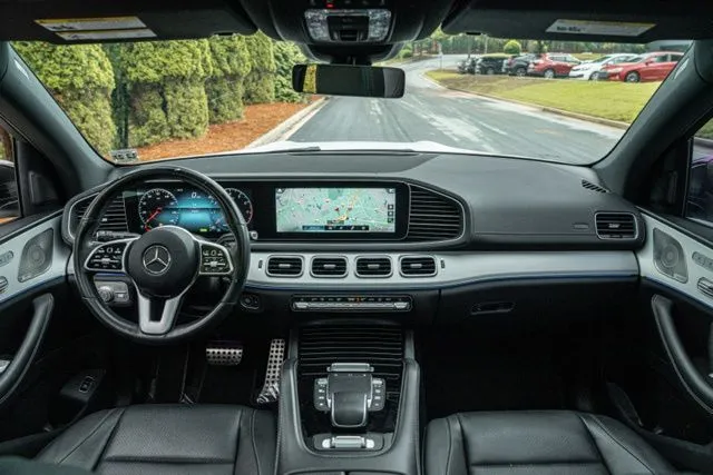 Mercedes-Benz GLS photo 26