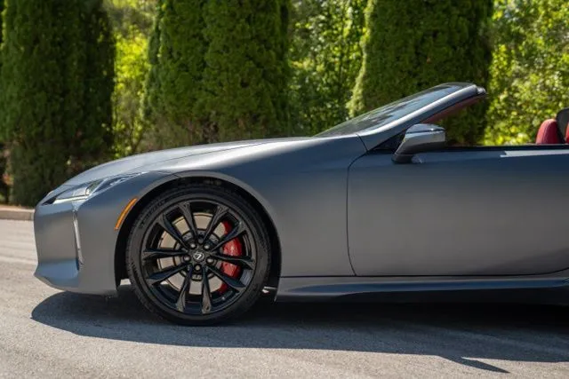 Lexus LC photo 10