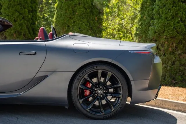 Lexus LC photo 11