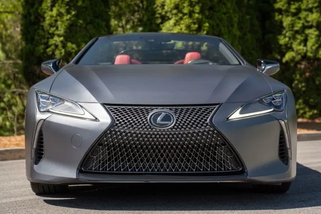 Lexus LC photo 22