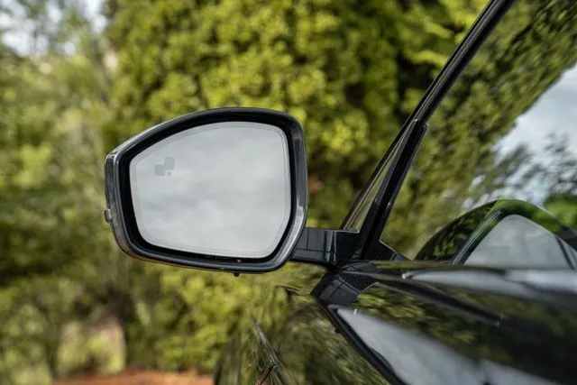 Land Rover Range Rover Velar photo 23
