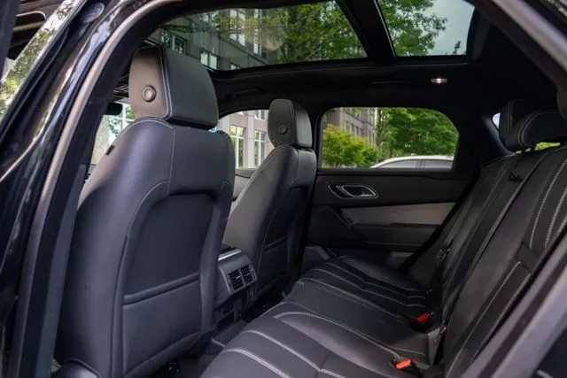 Land Rover Range Rover Velar photo 40
