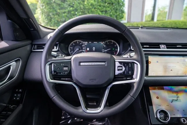 Land Rover Range Rover Velar photo 29