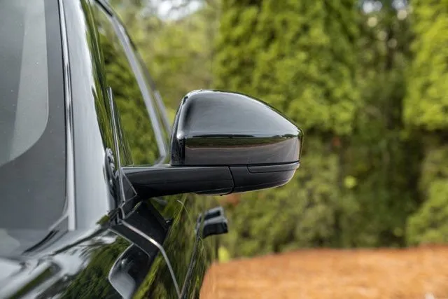 Land Rover Range Rover Velar photo 22