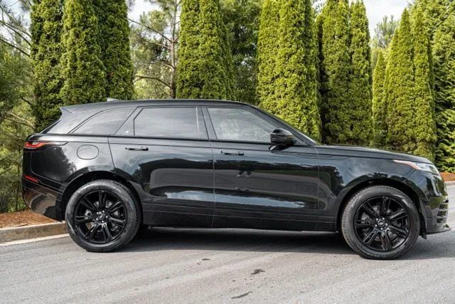 Land Rover Range Rover Velar photo 11