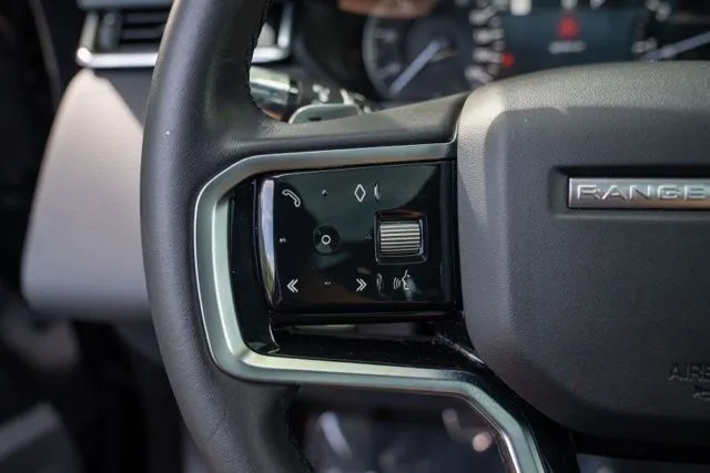 Land Rover Range Rover Velar photo 30