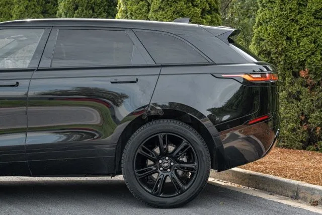 Land Rover Range Rover Velar photo 10