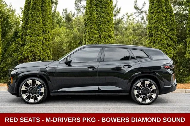BMW XM photo 9