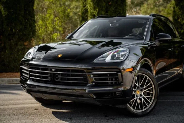 Porsche Cayenne photo 2