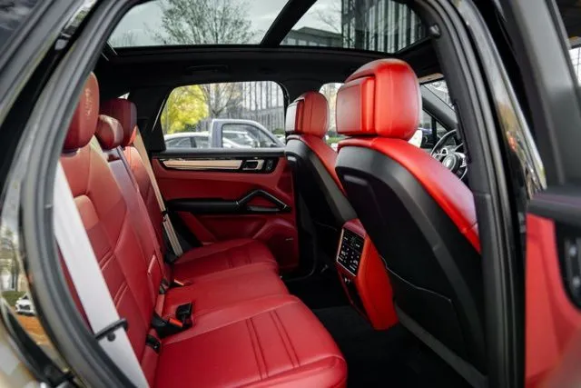 Porsche Cayenne photo 44