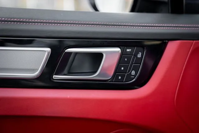 Porsche Cayenne photo 49