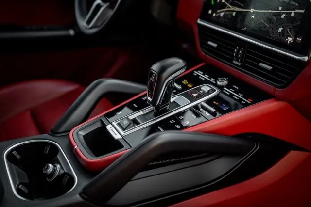 Porsche Cayenne photo 35
