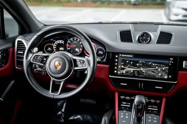Porsche Cayenne photo 26