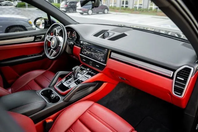 Porsche Cayenne photo 25