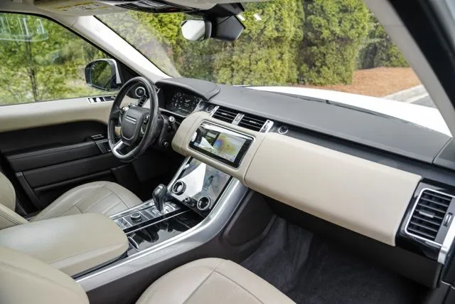 Land Rover Range Rover Sport photo 27