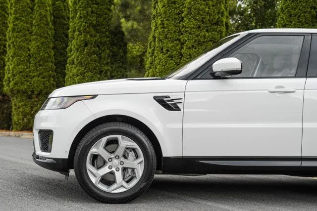 Land Rover Range Rover Sport photo 10