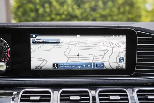 Mercedes-Benz GLS photo 33