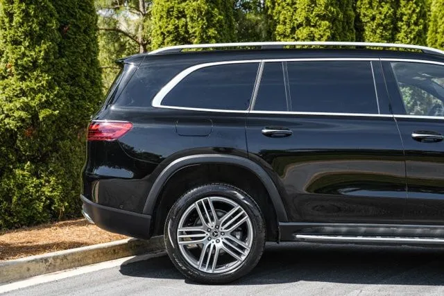 Mercedes-Benz GLS photo 13