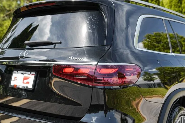 Mercedes-Benz GLS photo 16