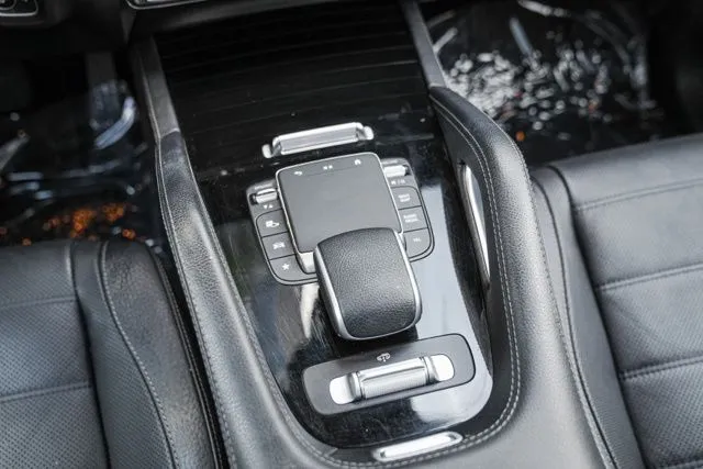 Mercedes-Benz GLS photo 36