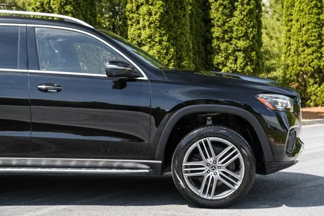 Mercedes-Benz GLS photo 14
