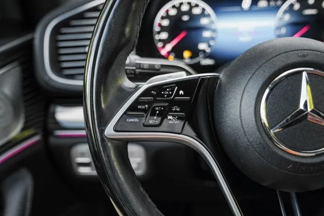 Mercedes-Benz GLS photo 30