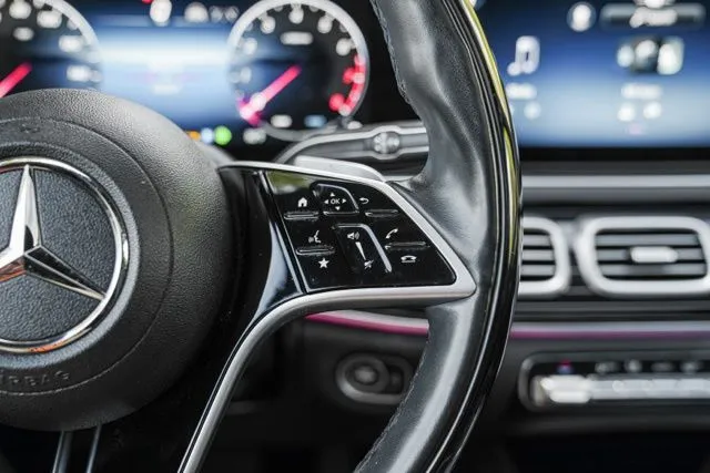 Mercedes-Benz GLS photo 31