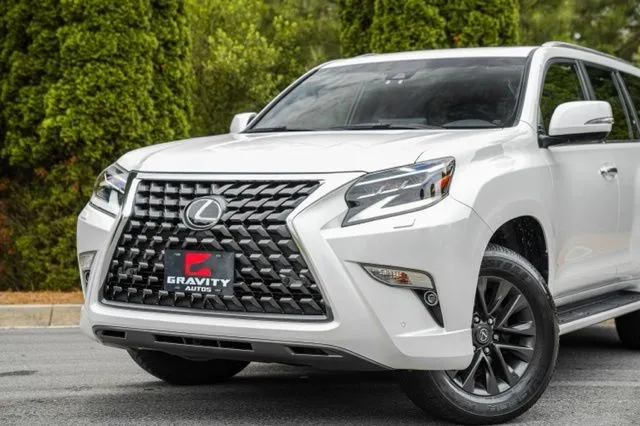 Lexus GX photo 2