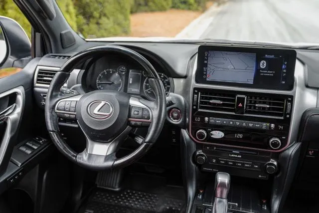 Lexus GX photo 27
