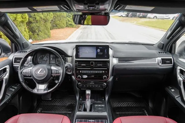Lexus GX photo 25