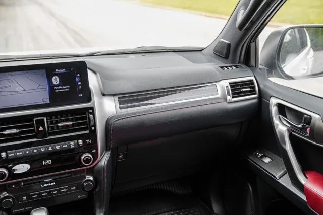 Lexus GX photo 28