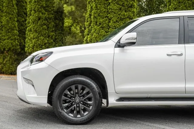 Lexus GX photo 10