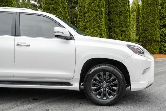 Lexus GX photo 14