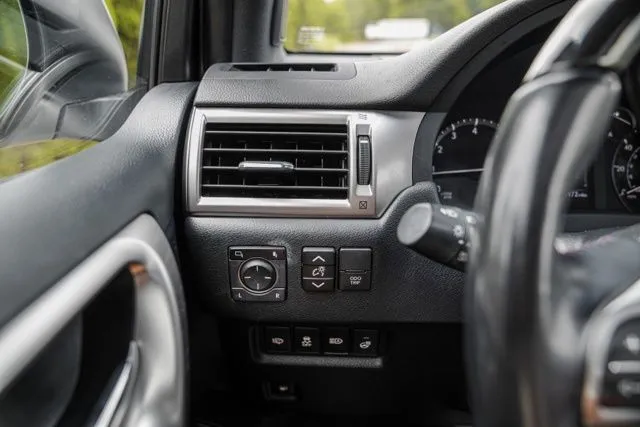 Lexus GX photo 29