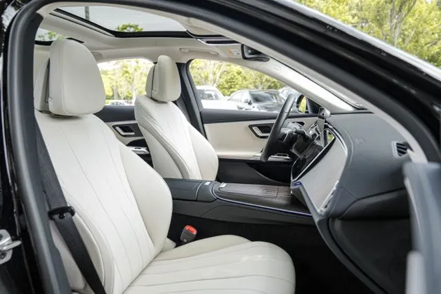 Mercedes-Benz E-Class photo 41