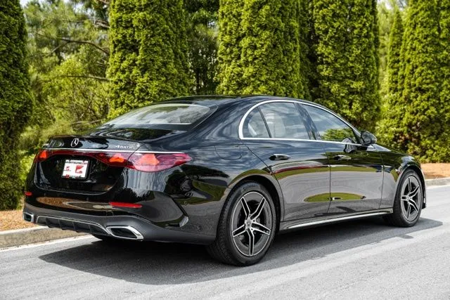 Mercedes-Benz E-Class photo 14