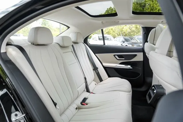 Mercedes-Benz E-Class photo 45
