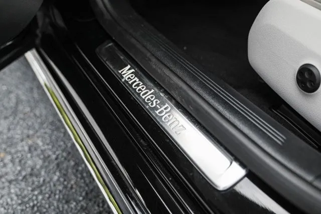 Mercedes-Benz E-Class photo 47