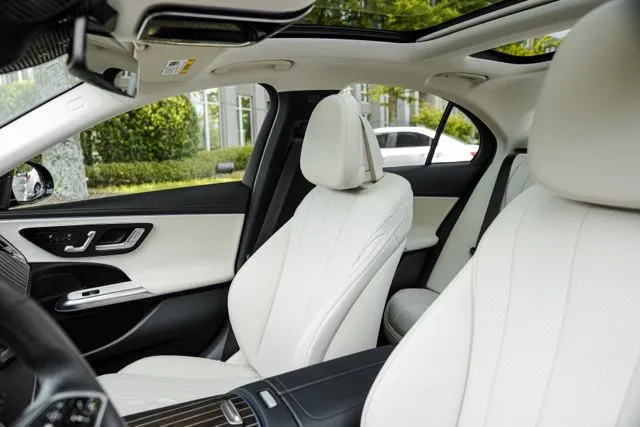 Mercedes-Benz E-Class photo 39